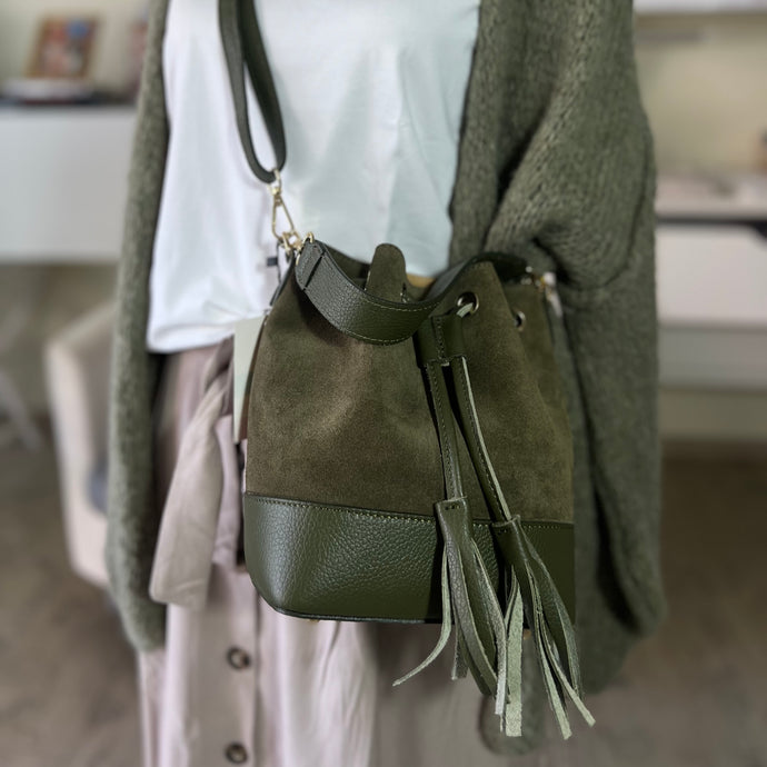 Beuteltasche aus Echtleder in Khaki