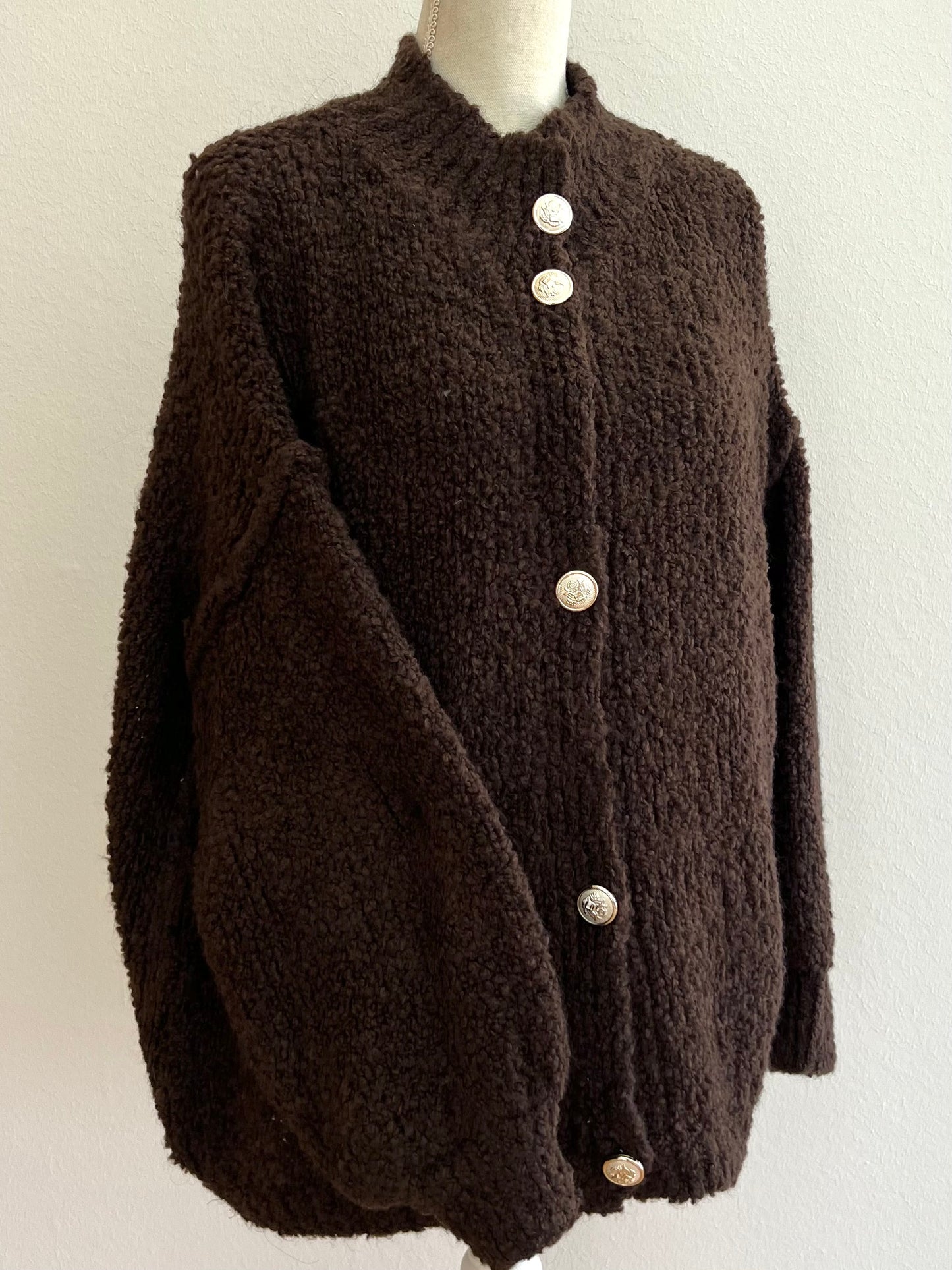 Dunkelbrauner Damen-Cardigan – elegant, sportlich & hochwertig