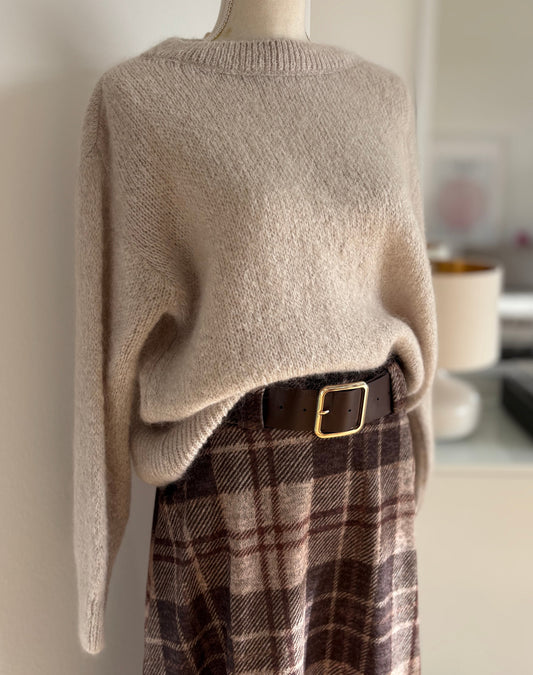 Beiger Mohair-Pullover mit Satin-Schleife