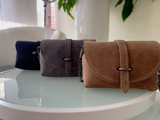 Kleine Wildleder-Umhängetasche