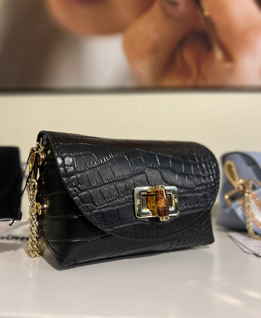 Kleine Umhängetasche aus Echtleder in Kroko-Optik