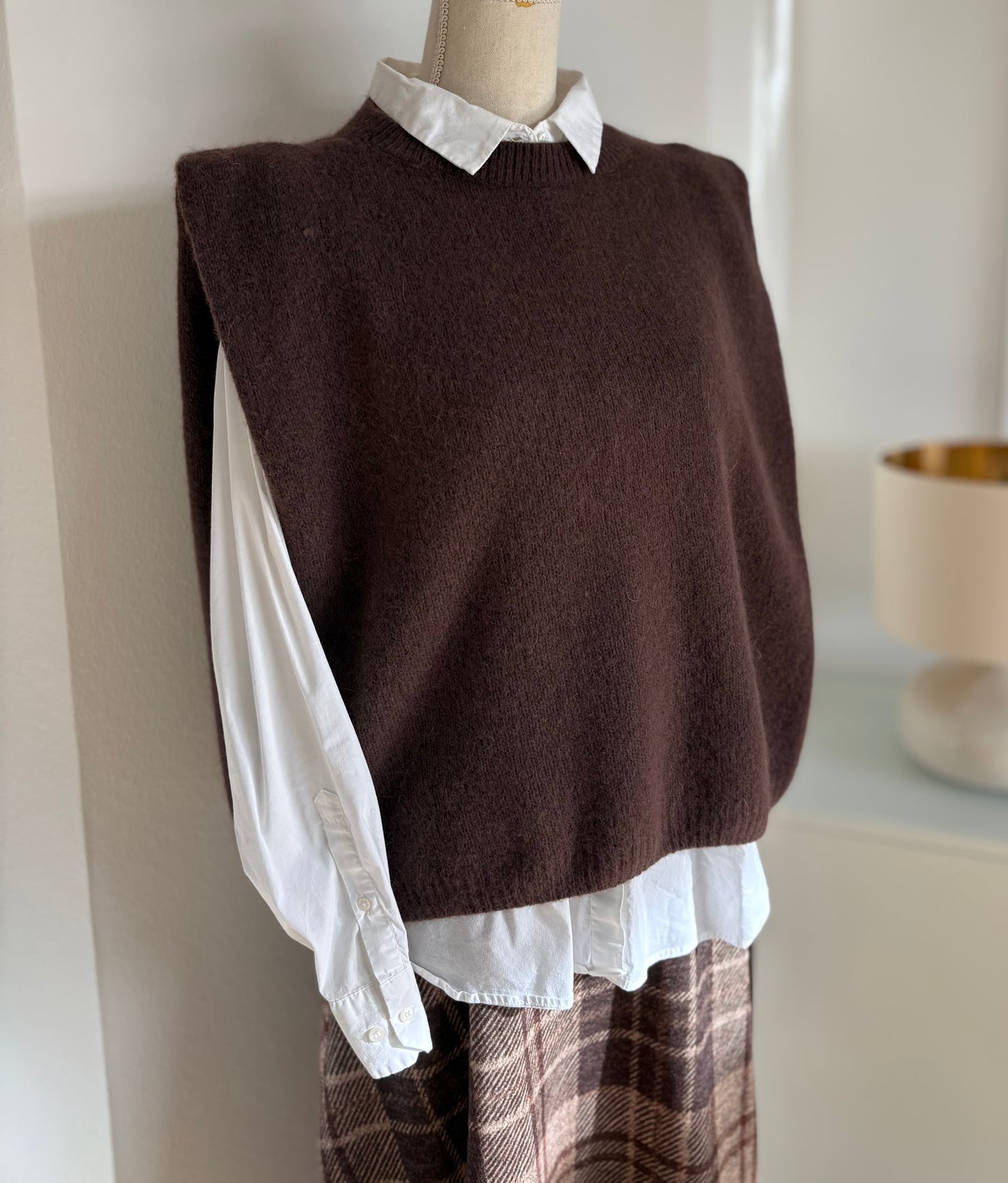 Schokobrauner Ärmelloser Pullover aus Wolle-Angora-Mix