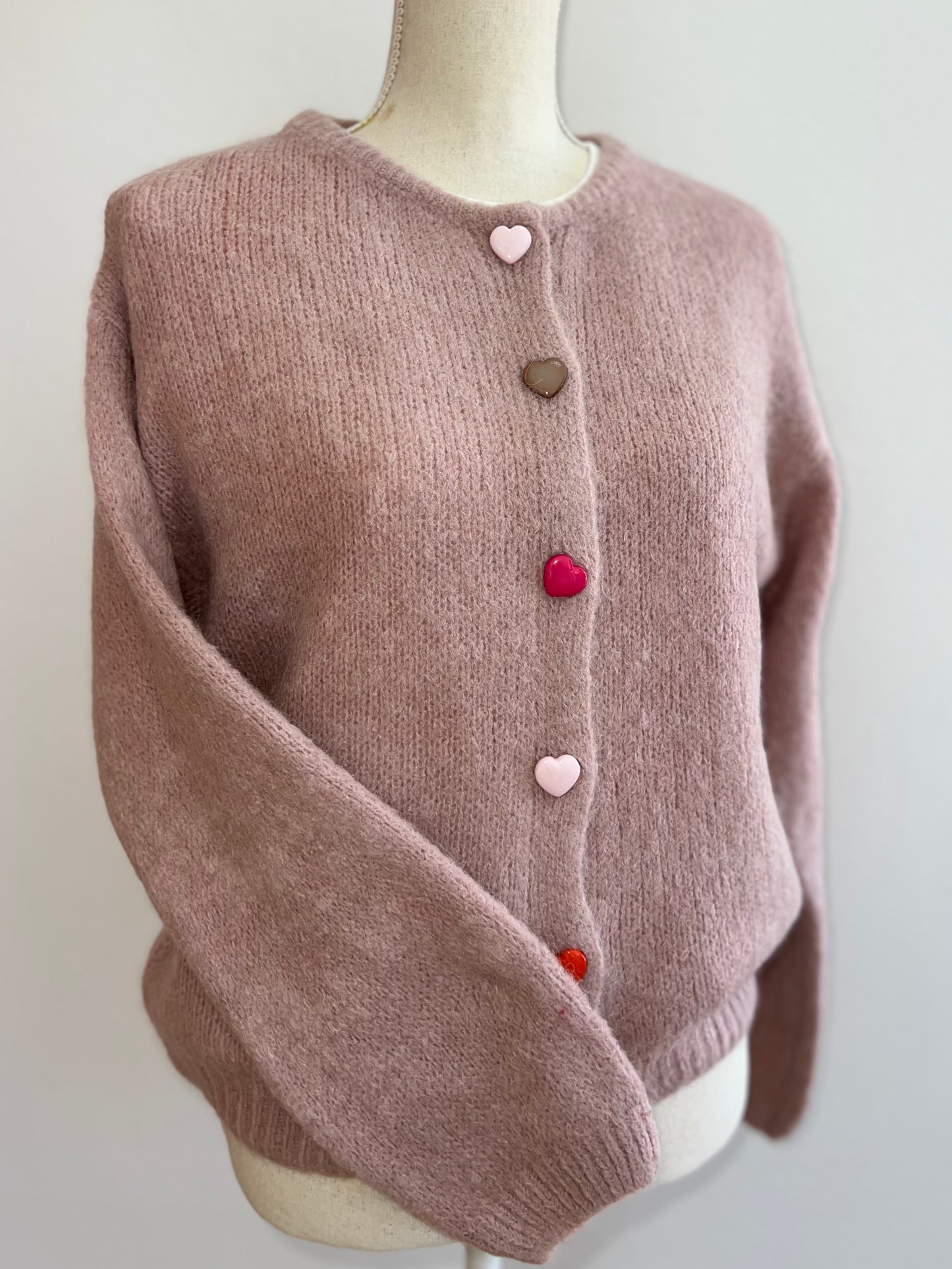 Eleganter Damen-Cardigan mit Herz-Knöpfen